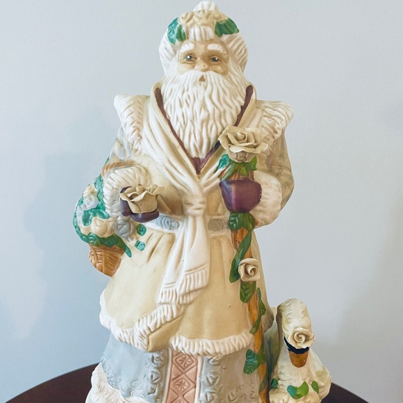 Vintage Victorian  Santa  Figurine, Christmas Home Decor, Vintage figurine - Picture 1 of 5